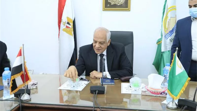 محافظ الجيزة يشهد فعاليات إجراء القرعة الالكترونية على 4368 جبانة جاهزة