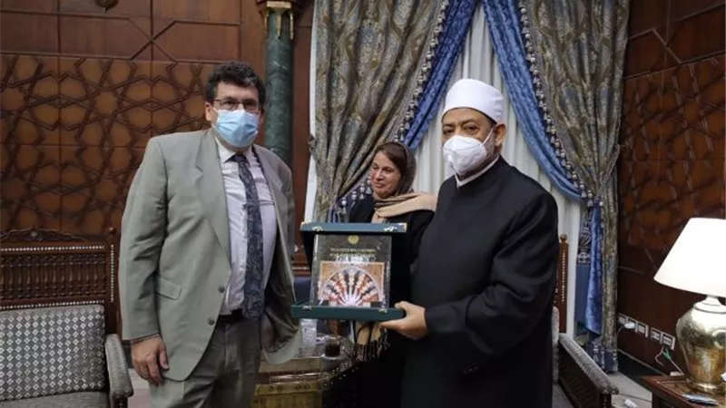 اتفاق بين شيخ الأزهر ونائب رئيس جامعة ليون على التبادل العلمي والثقافي