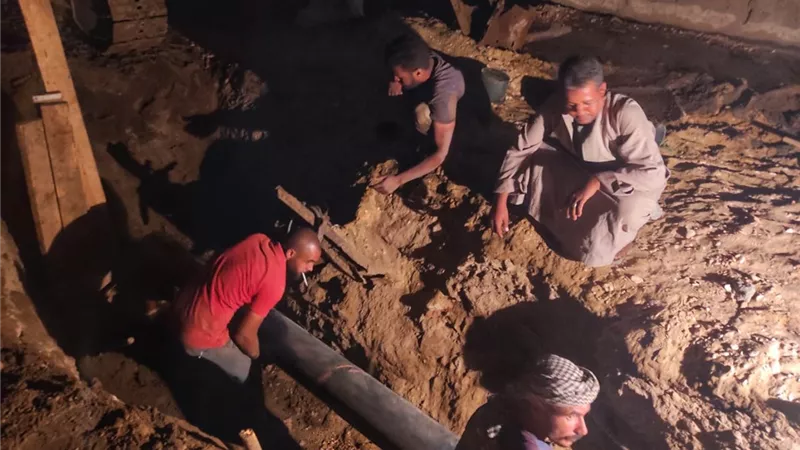 أهالى قرية وابورات المطاعنة بإسنا يشكرون شركة مياه الشرب بالأقصر