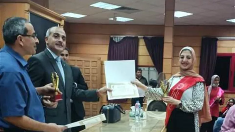 آية بنت النجيلة تحصل على المركز الرابع في مسابقة الطالبة المثالية