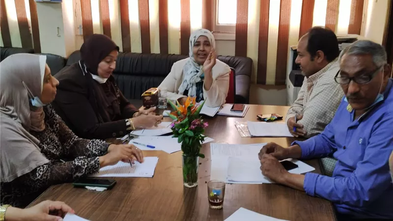 تعليم قنا تبحث طلبات التحويل من المدارس الخاصة إلى الحكومية بالمرحلة الثانوية
