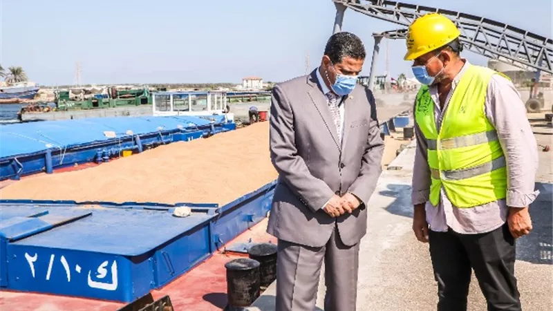 ٦٤ ألف طن بضائع عامة وتصدير ٨٧٠ حاوية خضار وفاكهة من ميناء دمياط