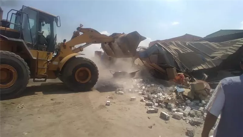 تنفيذ 29 قرارا إزالة بحي فيصل في الموجة ١٨ بالسويس