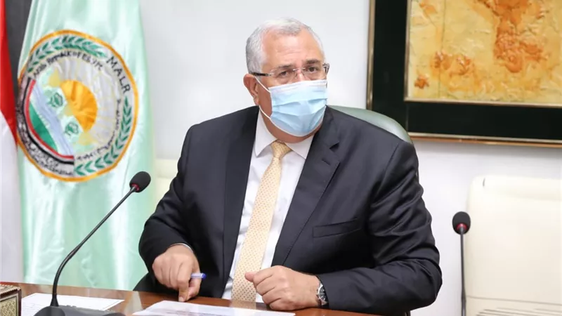 وزير الزراعة يطالب بالاهتمام بالتلقيح الاصطناعي وبرامج التغذية للخيول العربية الأصيلة