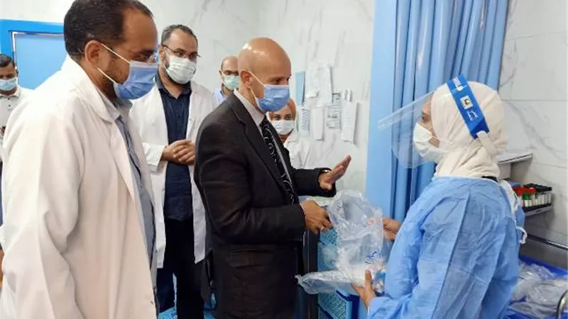 وكيل وزارة الصحة يتفقد الخدمات الطبية وأعمال التطوير بمستشفي الصدر بالزقازيق