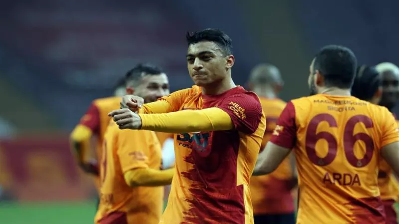 مصطفى محمد يشارك فى فوز جالطة سراى على لاتسيو بالدورى الأوروبى