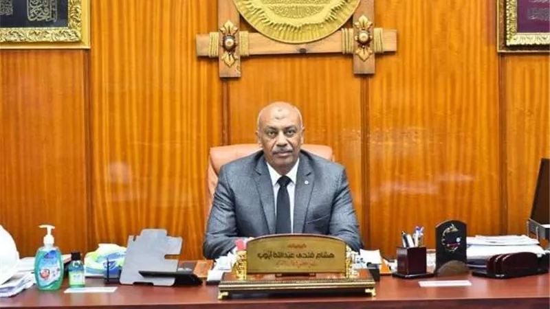 الكيميائى هشام فتحي: تنفيذ مشروعات إستثمارية جديدة بالسويس لتصنيع البترول