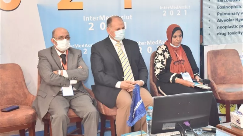 محافظ أسيوط يشهد انطلاق المؤتمر السنوى لقسم الباطنة ووحدة الجهاز الهضمي ..صور