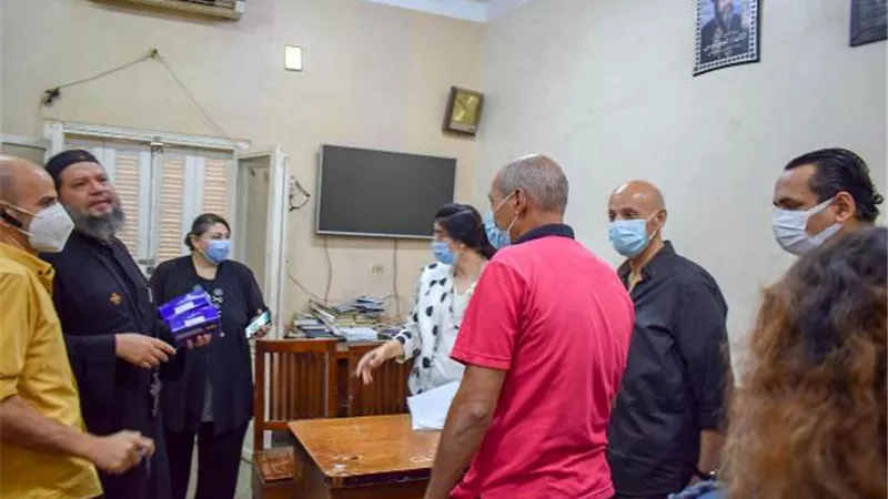 مدير صحة الشرقية يتفقد تطعيم كورونا بجمعية نهضة الشباب الأرثوذوكسي..صور
