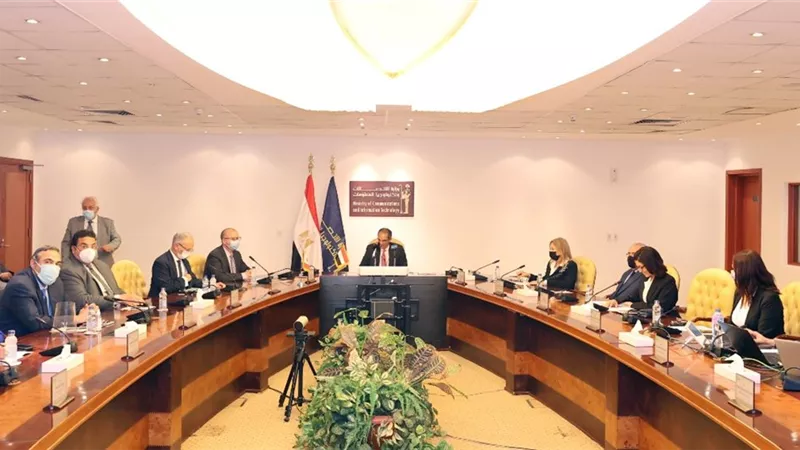طلعت : المهارات البشرية تعد الخطوة الأولى فى بناء المجتمع الرقمى