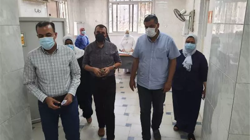 مدير صحة دمياط يفاجئ مستشفيات الصدر والحميات..صور