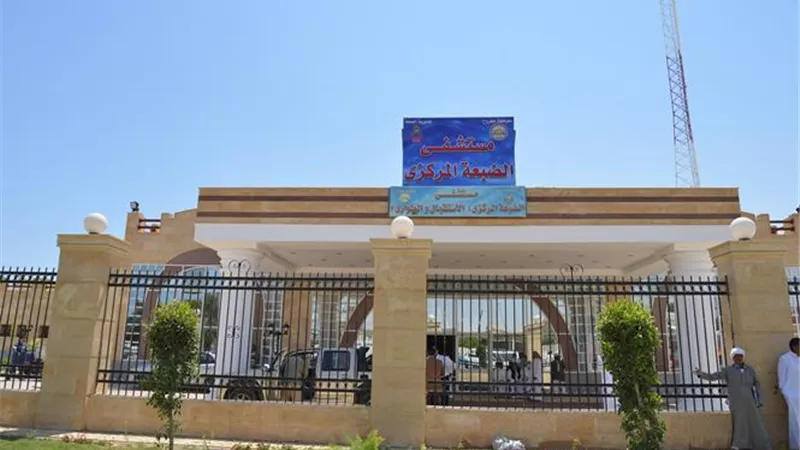 مصرع شقيقين واصابة والديهما في حادث علي محور الضبعة