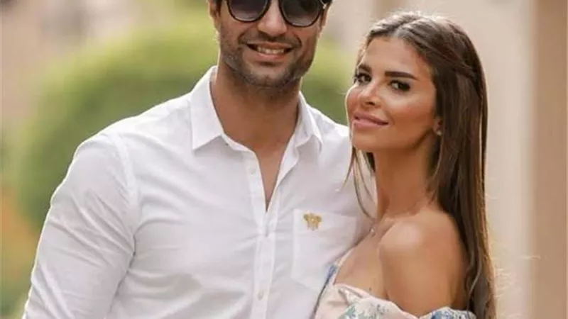 زوجة كريم فهمى تطالب بالدعاء له بعد تعرضه لوعكة صحية