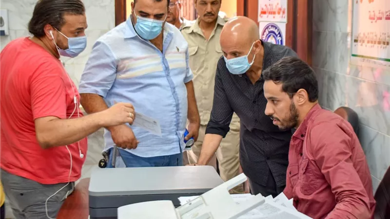 وكيل وزارة الصحة يتابع تطعيم المواطنين بلقاح كورونا بنادي الشرقية ومكتب صحة ثان الزقازيق