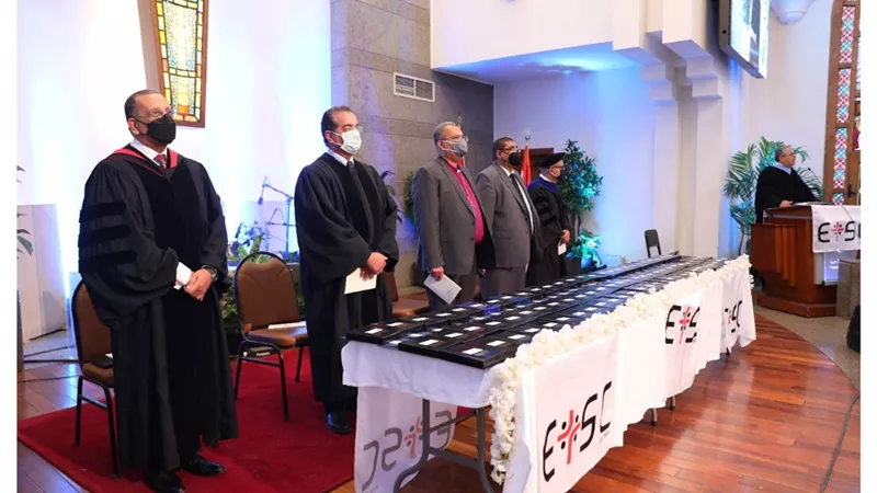 تخريج الدفعة ١٥٠ من كلية اللاهوت الإنجيلية