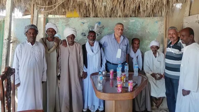 وسط فرحة عارمة من أهالى ومشايخ وعواقل قرية حماطة توزيع عدد 60 وحدة توطين