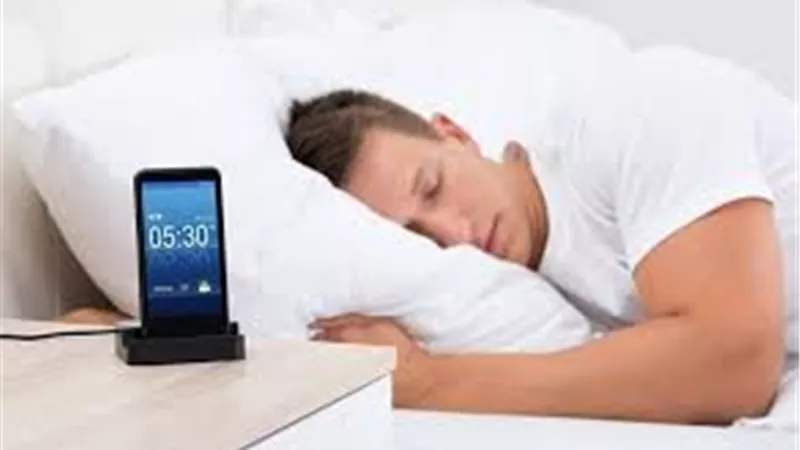 خبير يحذر من وضع الهاتف الذكى بهذه الطريقة