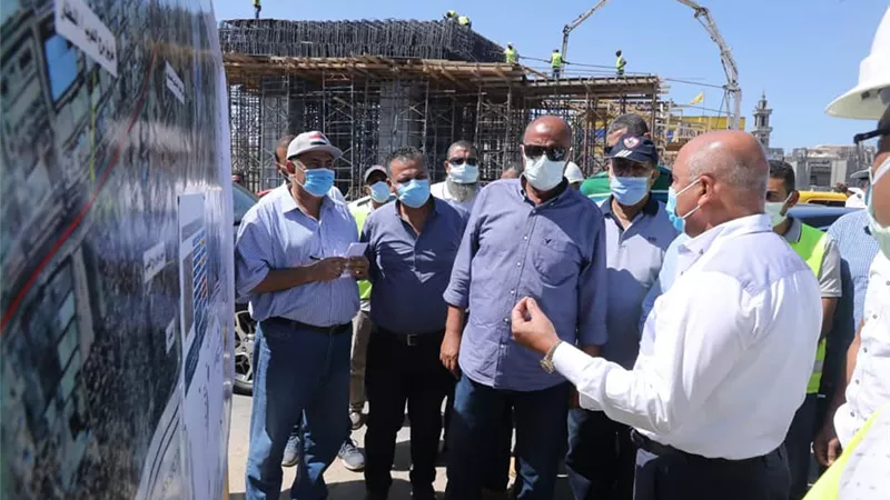 وزير النقل يتفقد مواقع العمل بعدد من مشروعات الطرق في الإسكندرية