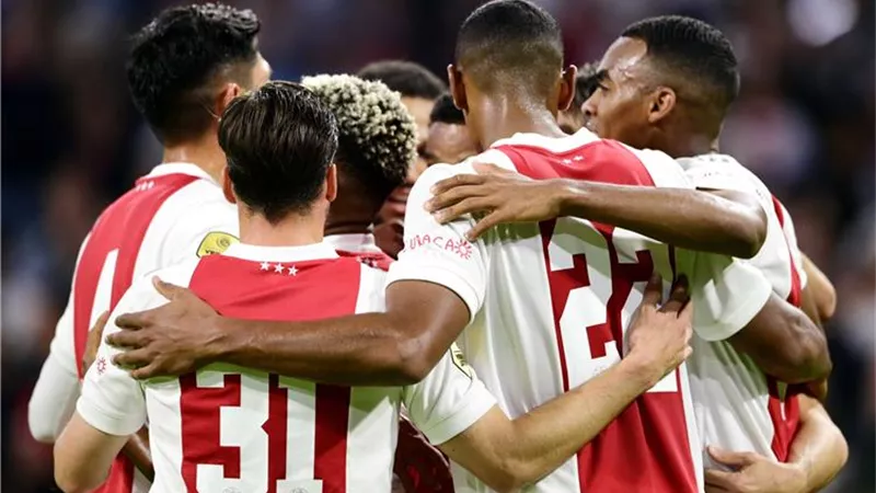 أياكس يدك شباك كامبور بتسعة أهدف نظيفة فى الدورى الهولندى..فيديو