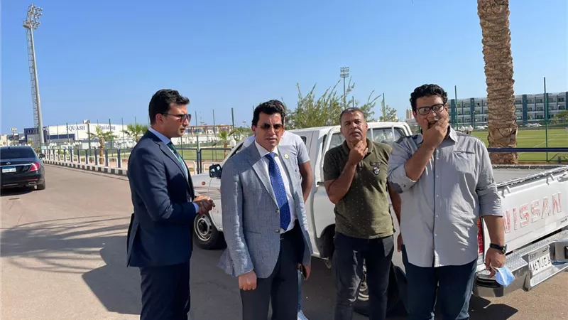 أشرف صبحى يتفقد أعمال تطوير المدينة الشبابية والرياضية بشرم الشيخ