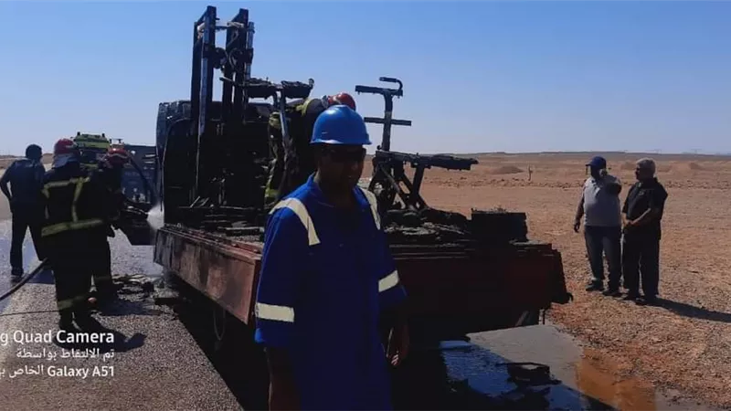 إندلاع حريق فى سيارة نقل أجهزة رياضية بطريق رأس غارب الغردقة