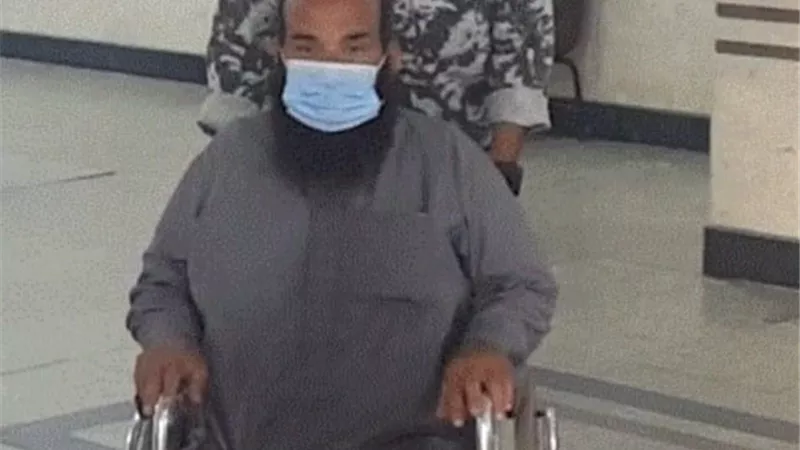 الجوزات والهجرة تواصل تسهيل خدماتها لكبار السن وذوي الاحتياجات الخاصة والمرضى.. صور