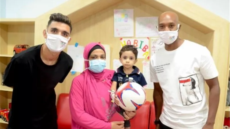 شاهد زيارة الجهاز الفنى ولاعبى الزمالك للمستشفى الخيرى