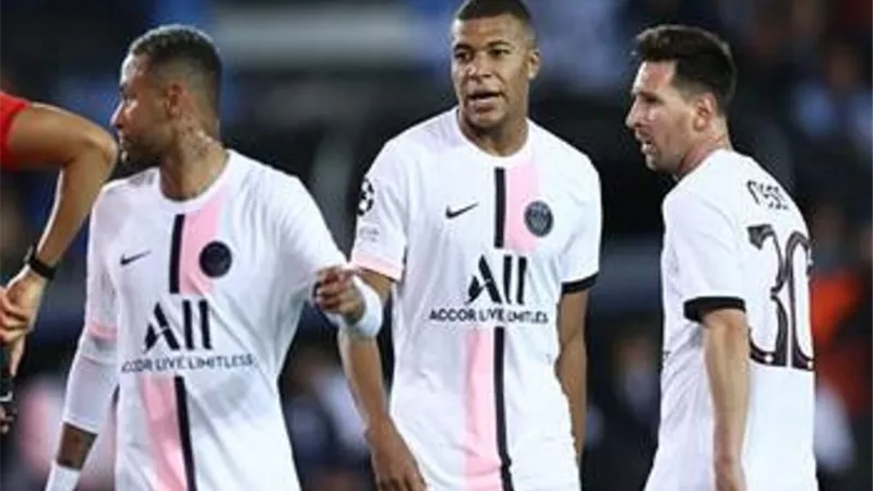 الدورى الفرنسى.. ميسى يقود هجوم سان جيرمان ضد ليون
