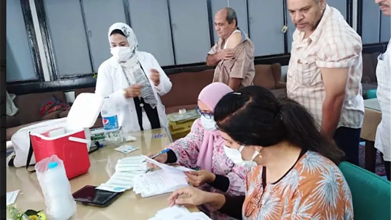 الفرق الطبية تستكمل تطعيم طلاب وطالبات جامعة الزقازيق بالجرعة الثانية من لقاح كورونا