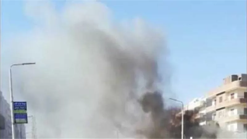 نشوب حريق ضخم فى ٣ محلات تجارية بالغردقة