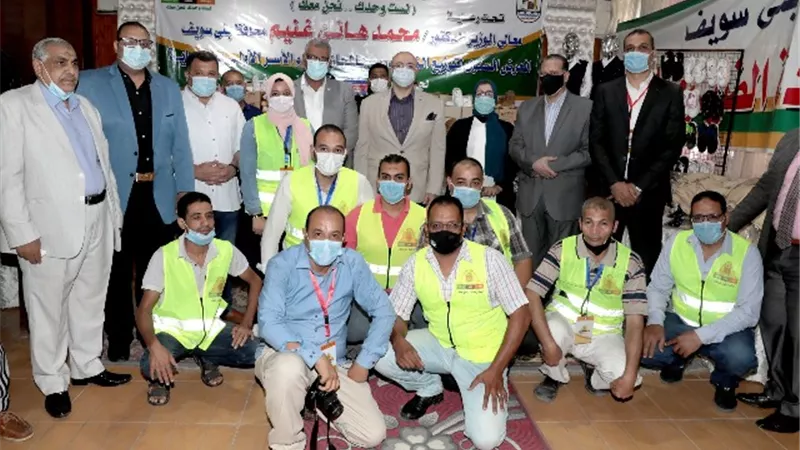 محافظ بني سويف يفتتح معرض الزي المدرسي بالمجان بمؤسسة النهضة ..صور