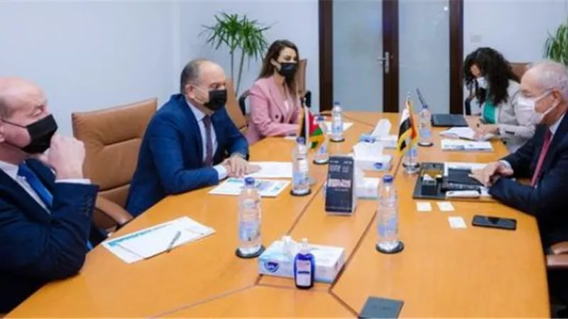 اقتصادية قناة السويس تستقبل سفير المملكة الأردنية لبحث مجالات التعاون بين البلدين