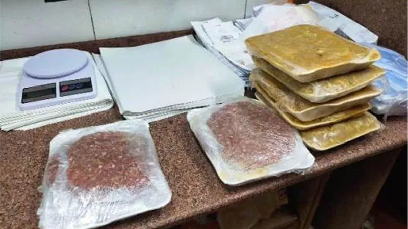 ضبط لحوم ودجاج مجهولة المصدر بمحال ومطاعم الشرقية