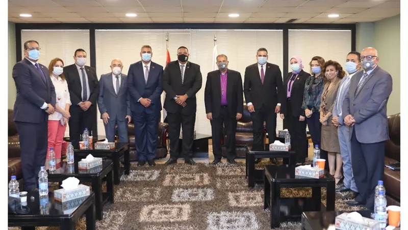 رئيس الطائفة الإنجيلية يستقبل وفدًا من تنسيقية شباب الأحزاب والسياسيين