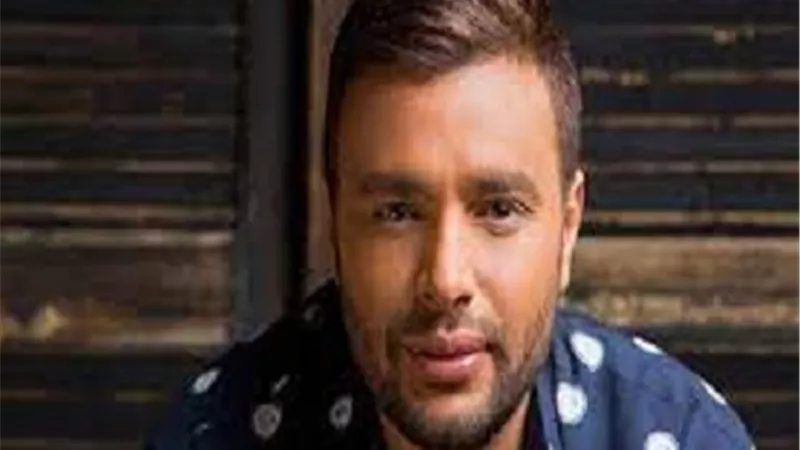 الخميس.. رامي صبرى ضيف 
