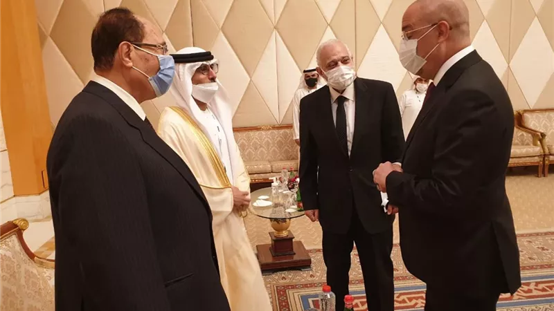 وزير الإسكان يلتقي وزير الطاقة والبنية التحتية الإماراتي لمناقشة سبل التعاون في قضايا الأمن المائي