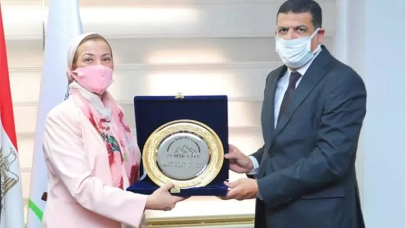 وزيرة البيئة تشهد توقيع بروتوكول تعاون مع مركز التنمية المستدامة بمدينة زويل للعلوم والتكنولوجيا