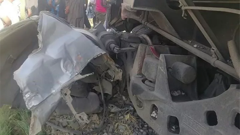 مصرع شخص في تصادم قطار وسيارة ملاكي بقنا