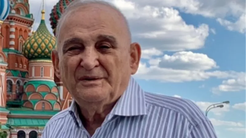 ما شبعت منك.. رسالة حزينة من سلاف فواخرجي لوالدها الراحل