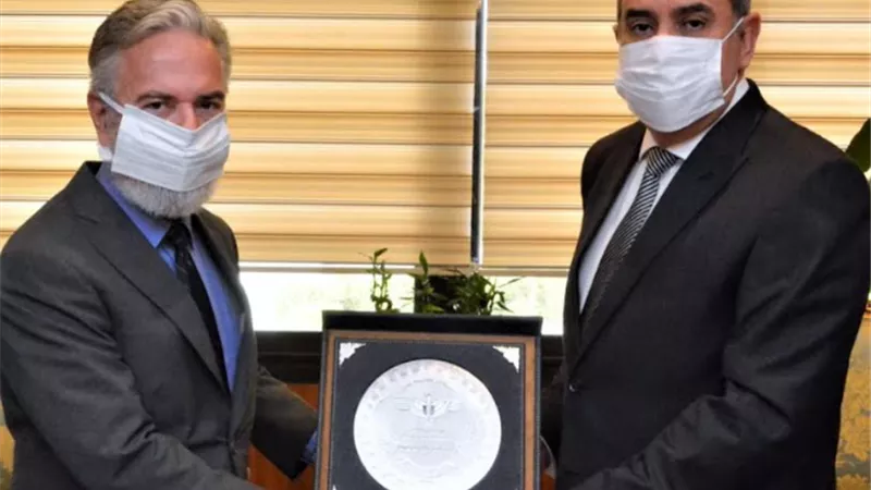 وزير الطيران المدنى يبحث مع سفير البرازيل دعم التعاون فى مجال النقل الجوي