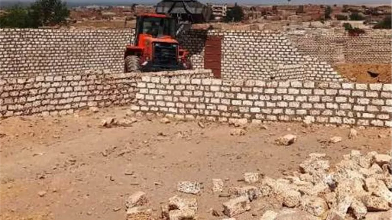 محافظ أسوان يتابع حملات الموجة 18 لإزالة التعديات في نصر النوبة ..صور