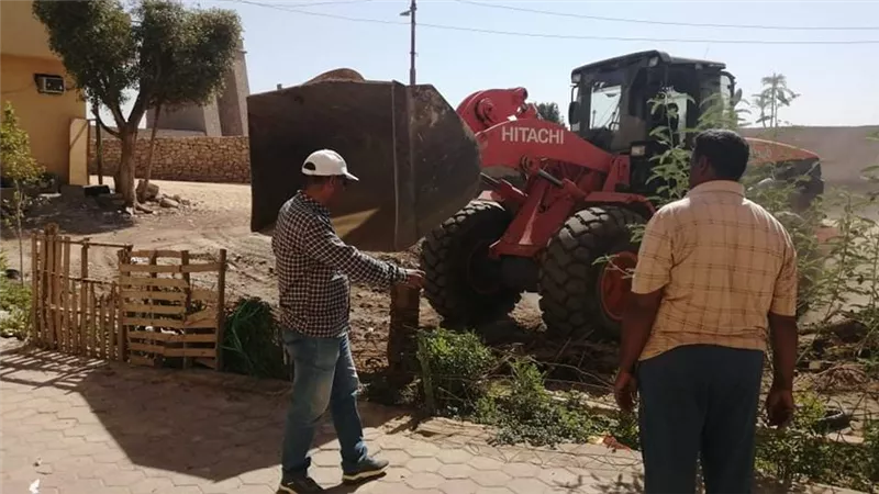 رئيس مدينة الأقصر يقود حملة نظافة بحى شمال