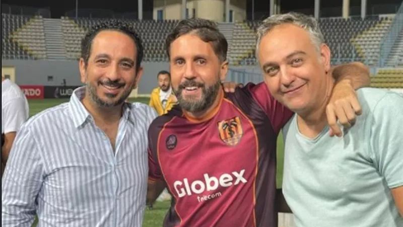 طارق الجنايني يجمع دينا الشر بيني وهشام ماجد في 