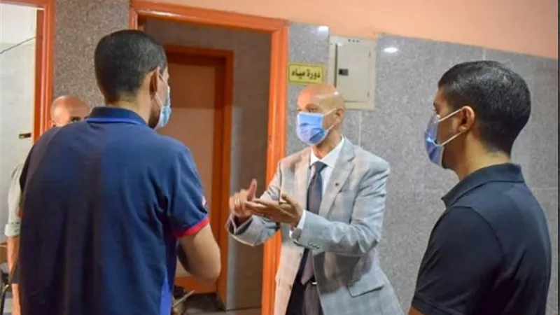 وكيل «صحة الشرقية» يتابع تطعيم المواطنين بلقاح «كورونا»