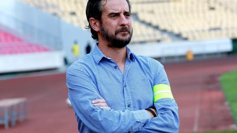 المغرب التطواني يعلن عن اقالة مدربه الإسباني