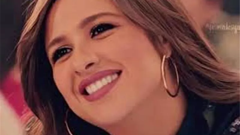 عودة ياسمين عبد العزيز من سويسرا للقاهرة بعد تعافيها من الوعكة الصحية