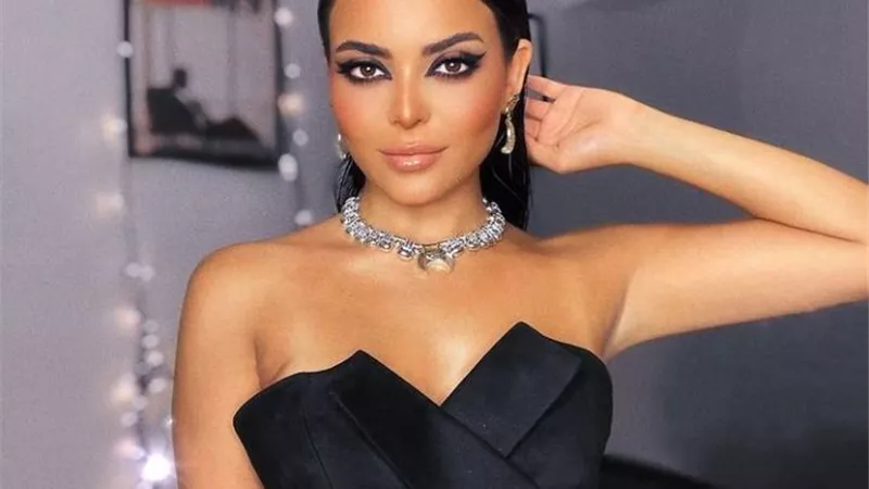 بالأسود ..أسماء جلال تتألق عبر إنستجرام