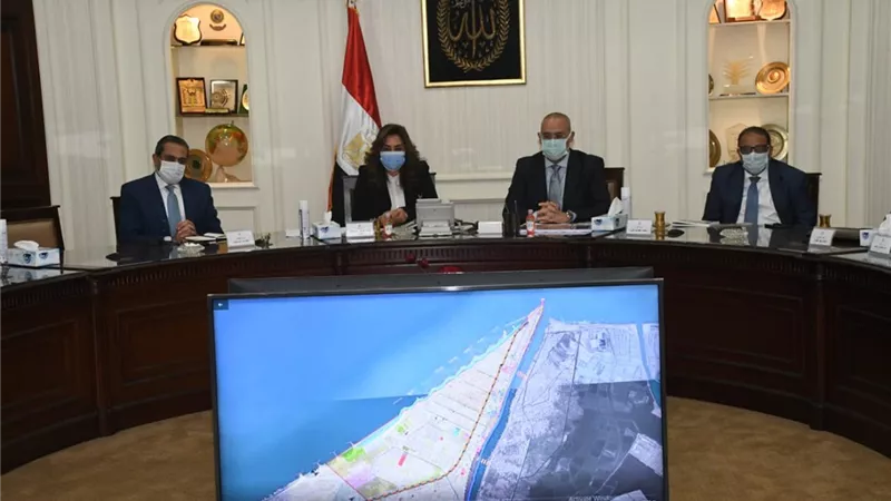 وزير الإسكان ومحافظ دمياط يبحثان مقترحات تطوير بعض المناطق بمدينة رأس البر بدمياط