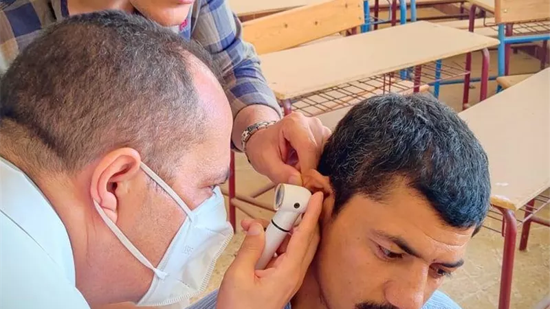 رئيس جامعة المنيا : فحص وعلاج 550 مواطن بقرية الكمال بالمجان
