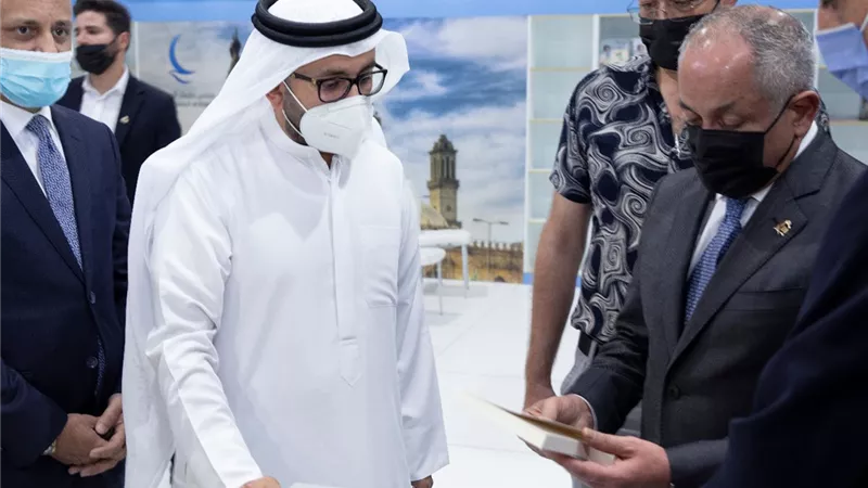 وزير الثقافة الأردني يزور جناح مجلس حكماء المسلمين بمعرض عمّان الدولي للكتب